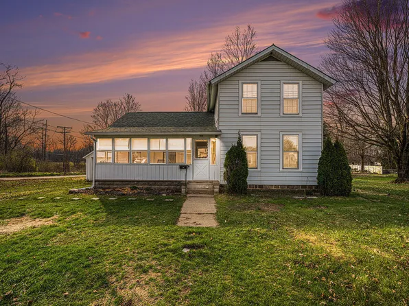 180 Race St, Constantine, MI 49042