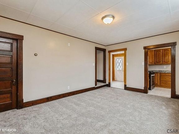 5th image of 531 Dorothy Ave