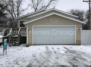 310 Glenwood Dr, Round Lake Beach, IL
