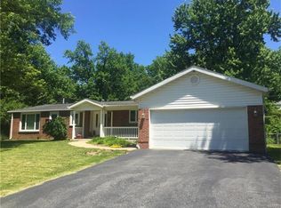 24 Crosswinds Dr, Saint Louis, MO 63132