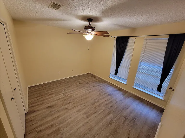 1015 E Yager Ln #69 — Photo 7