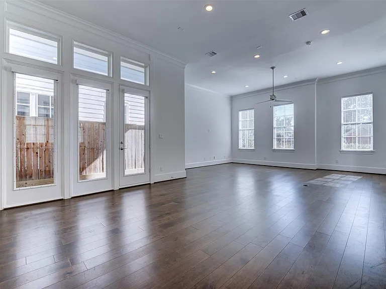 4947 Rusk St — Photo 11