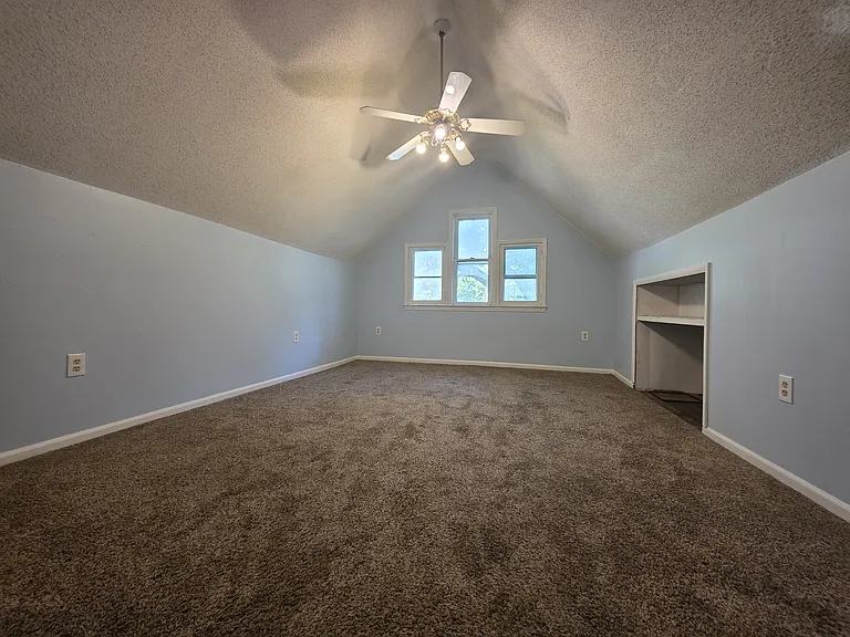 824 N Liberty St — Photo 13