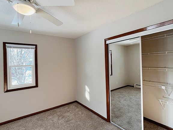 4th image of 1104 20th Ave NE #1104