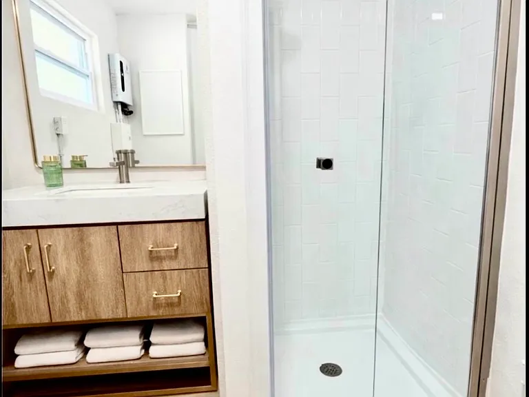 406 W Grace St — Photo 13