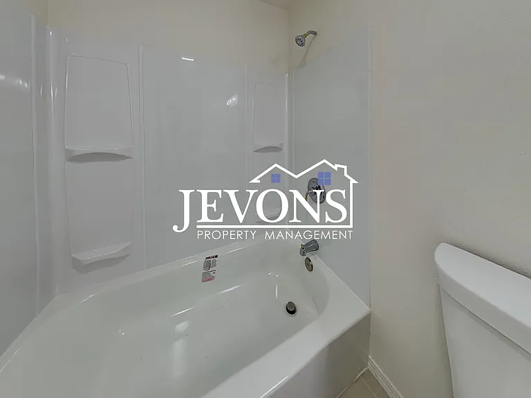 3915 Mason Loop Rd #4 — Photo 14