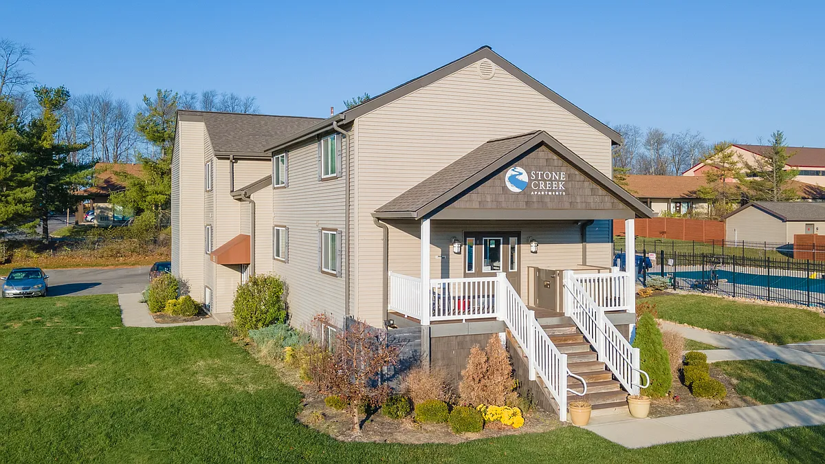 Building Photo - Stone Creek