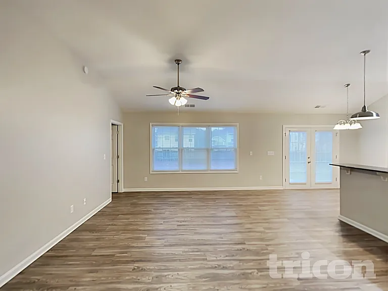 800 Maryfield Dr — Photo 4
