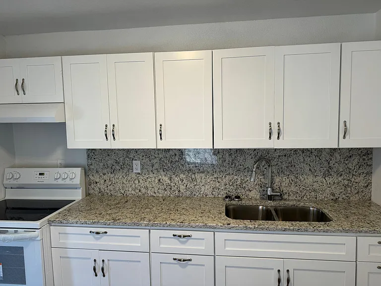 616 Tulane St — Photo 3
