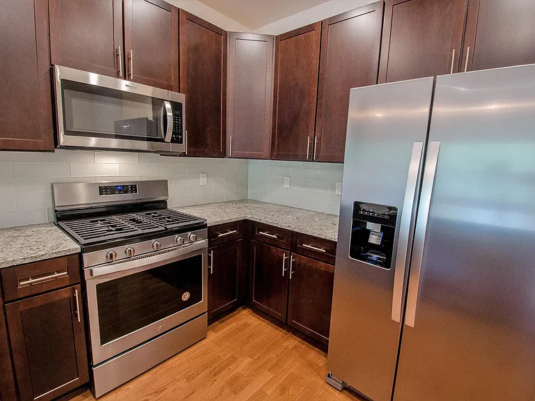260 W Main St #2 — Photo 2