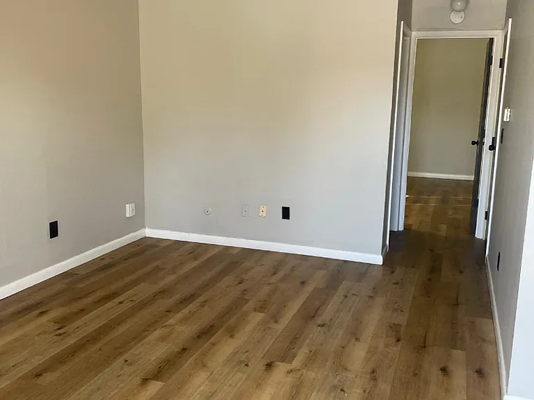 119-125 Orth Dr — Photo 2