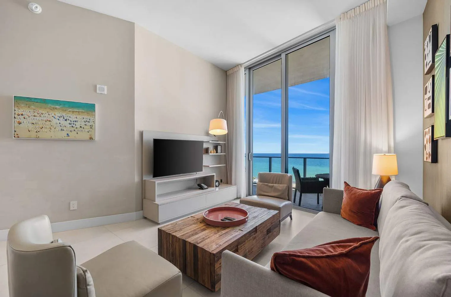 1 bed, 1.0 bath, 796 sqft, $4,819 — Photo 3