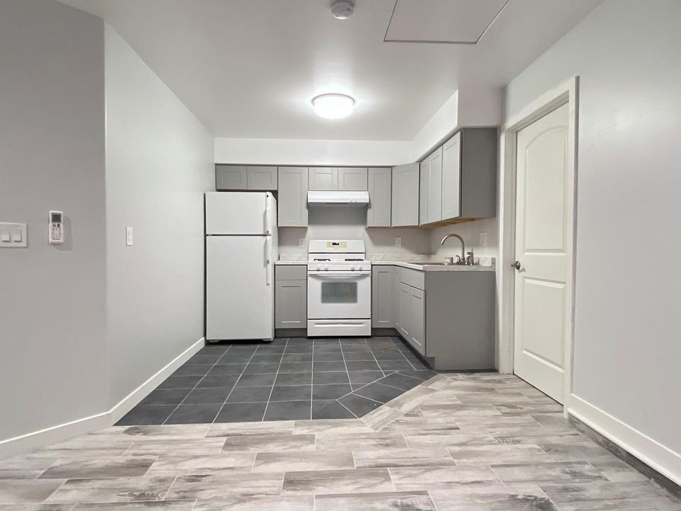 1st image of 6615 Blewett Ave