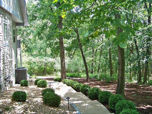 5th image of 9808 Eagle Crest Ct