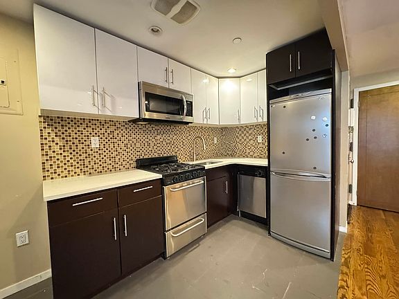 2nd image of 310 Clifton Pl APT Bf