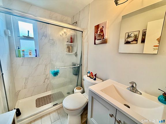 4th image of 231 Seaton Rd APT 2