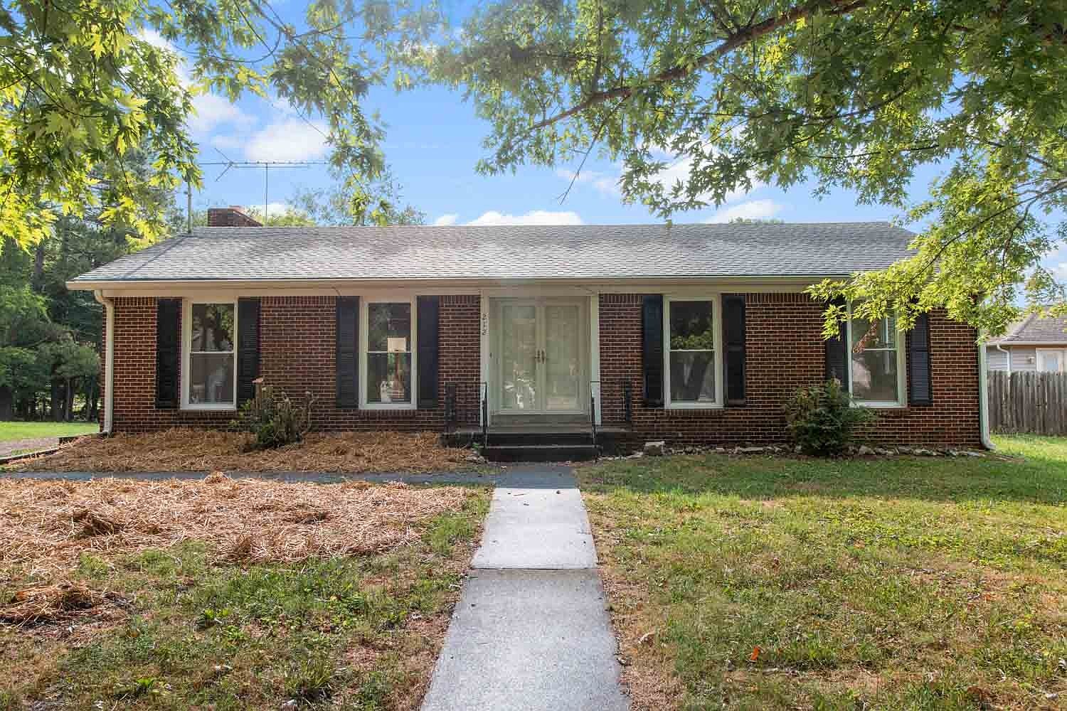 212 N Main St, Cornersville, TN 37047 Zillow