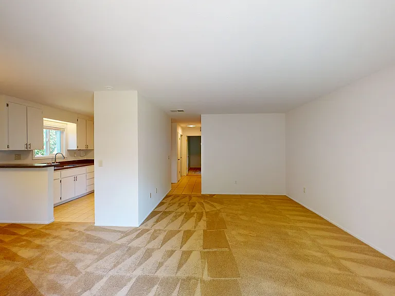348 Robinson St #4 — Photo 6