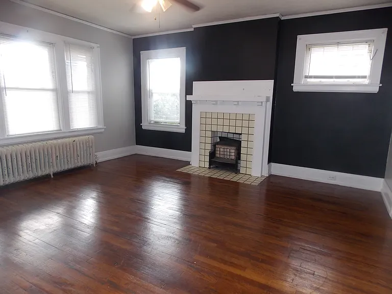 819 Cherry St — Photo 2