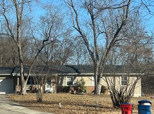 37 Robin Ln, Fenton, MO 63026