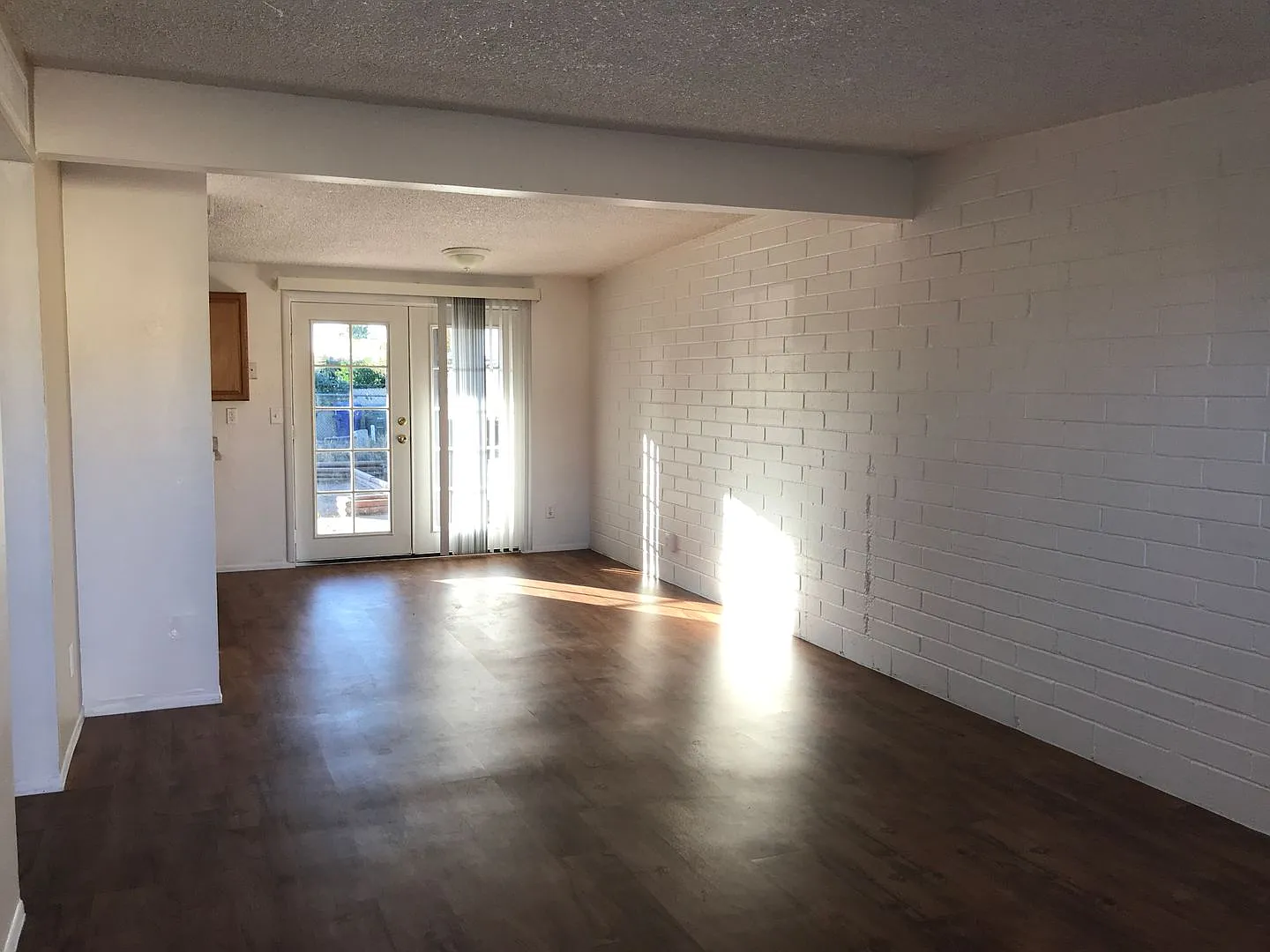 Conveniently Located 3Bdm 2Ba Townhome! — Photo 2