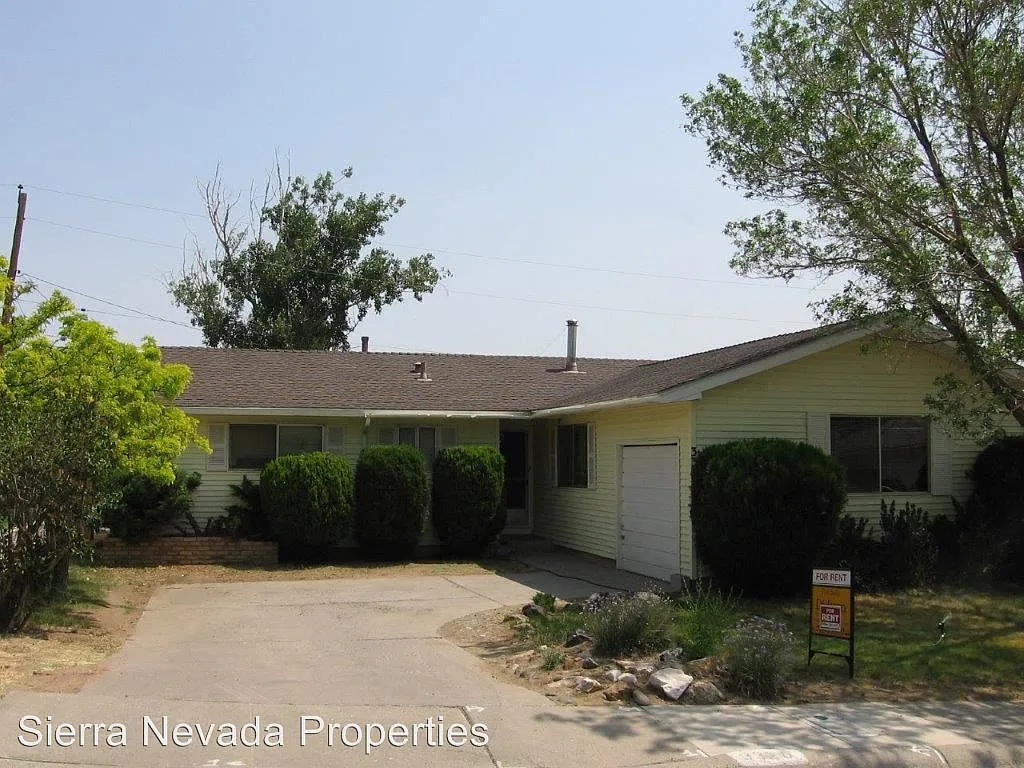 3320 Barbara Cir photo 1