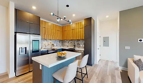 1046 Russell Blvd #1 Photo 1
