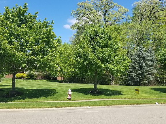 4th image of 2769 Barclay Cir NW