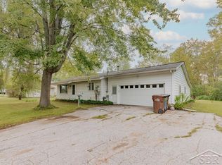 2350 N Eastman Rd, Midland, MI 48642