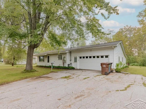 2350 N Eastman Rd, Midland, MI 48642