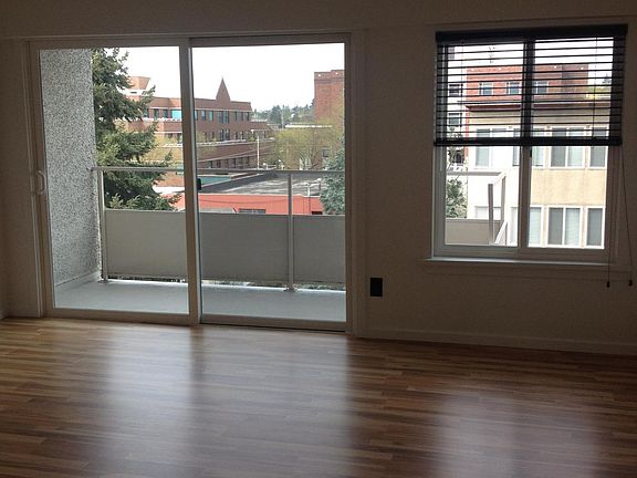 3rd image of 4214 11th Ave NE APT 411