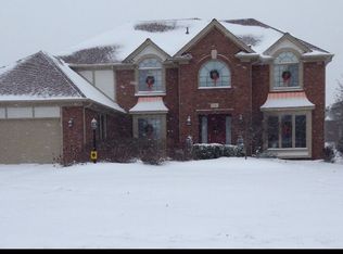 3641 Hollenshade Dr, Rochester Hills, MI 48306