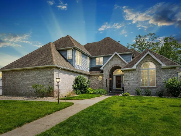 1747 Thrush Dr, Waterloo, IA 50701