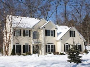 47 Woodbury Rd, Southborough, MA 01772