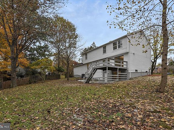 3rd image of 9415 Fairhaven Ave