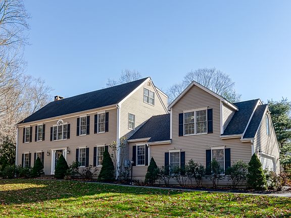 22 Williamsburg Circle