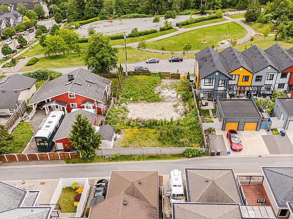 3rd image of 3429 Roxton Ave