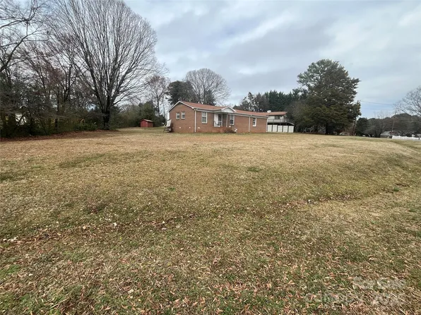 20200 Rainbow Cir, Cornelius, NC 28031