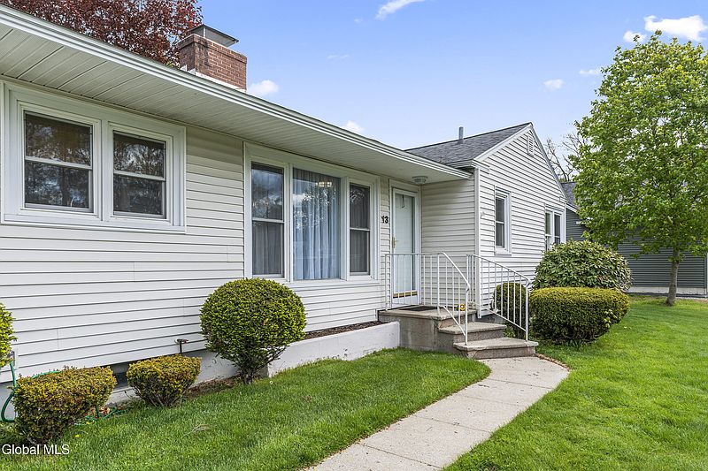 4th image of 13 Pershing Road