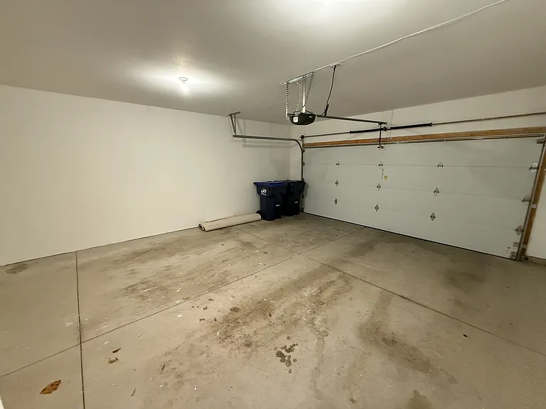 924 Waters Edge Ct — Photo 21