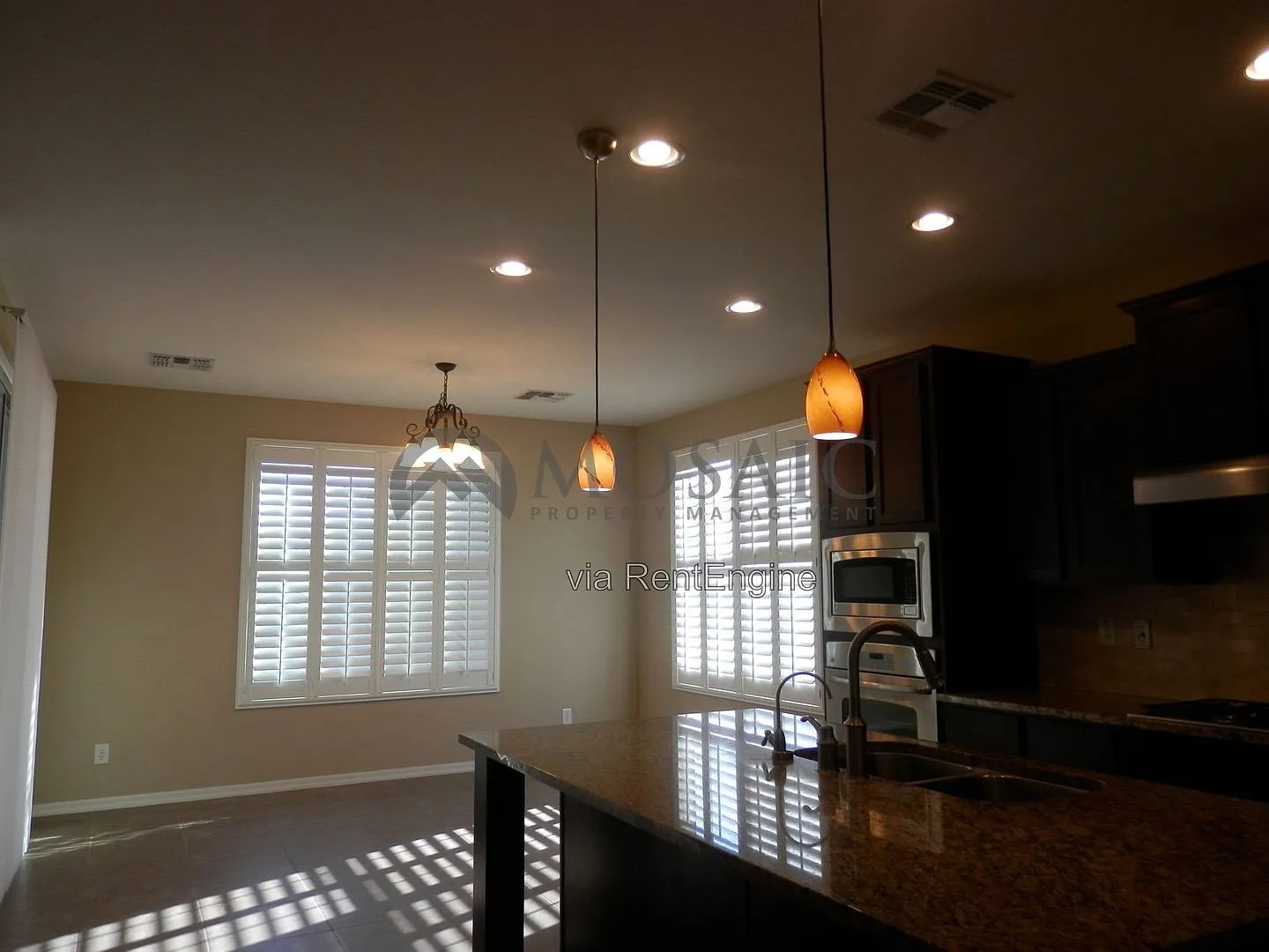 4 bed, 2.5 bath, 2696 sqft, $3,200 — Photo 3