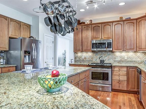 5th image of 2617 Wyndham Dr