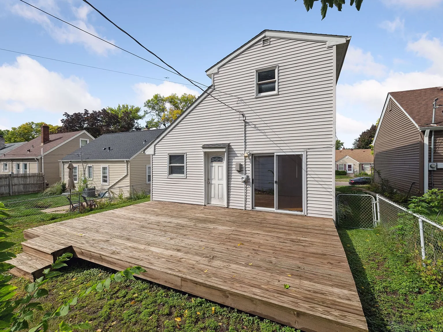 4 bed, 2010 sqft, $3,100 — Photo 3