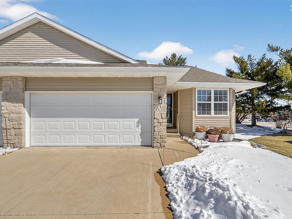 1st image of 1652 Greens Way Ct NE