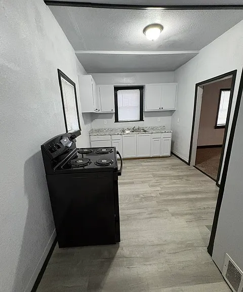 904 SW G Ave — Photo 9