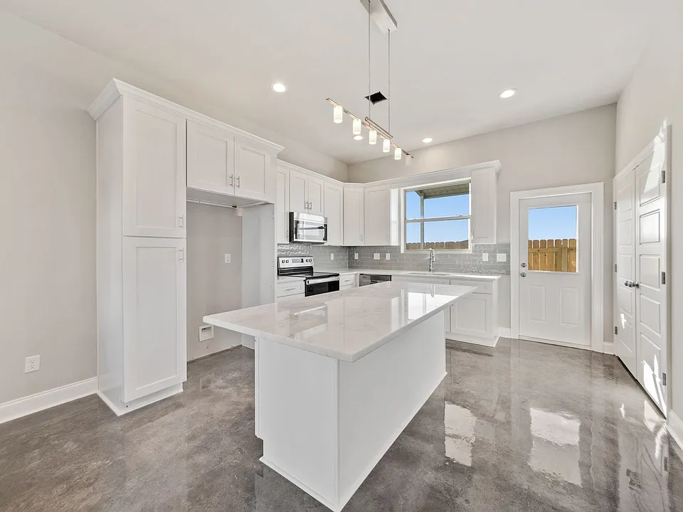 111 Firethorn Dr