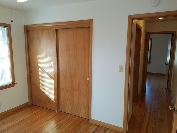 627 Melrose - 2nd Bedroom (1)
