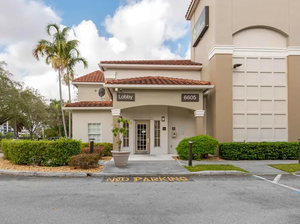 Miami - Airport - Blue Lagoon, 6605 NW 7th St, Miami, FL 33126