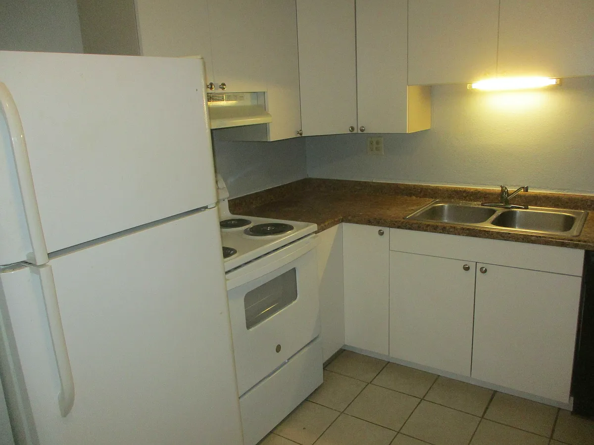 Photo 2 of 6 - 2901 Willow Ln #A6 - Zion, IL Building Photo - 2901 Willow Ln #A6