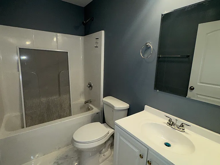 4417 NW 52nd Ter — Photo 7